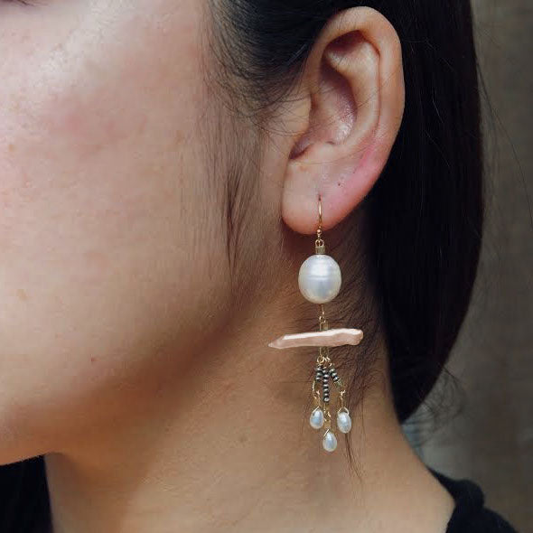 Voodoo Earrings in Pearl